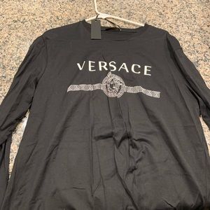 Black long sleeve Medusa shirt